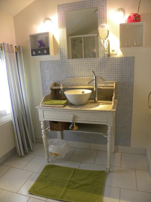 Hotel Entre Cour Et Jardin Châlons-en-Champagne Zimmer foto